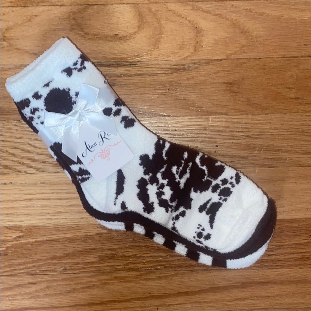 NEW Fuzzy Sock Set - Picture 4 of 5